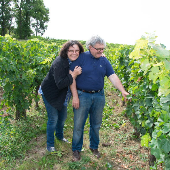 Brigitte et Michel Comps dans leur vignoble